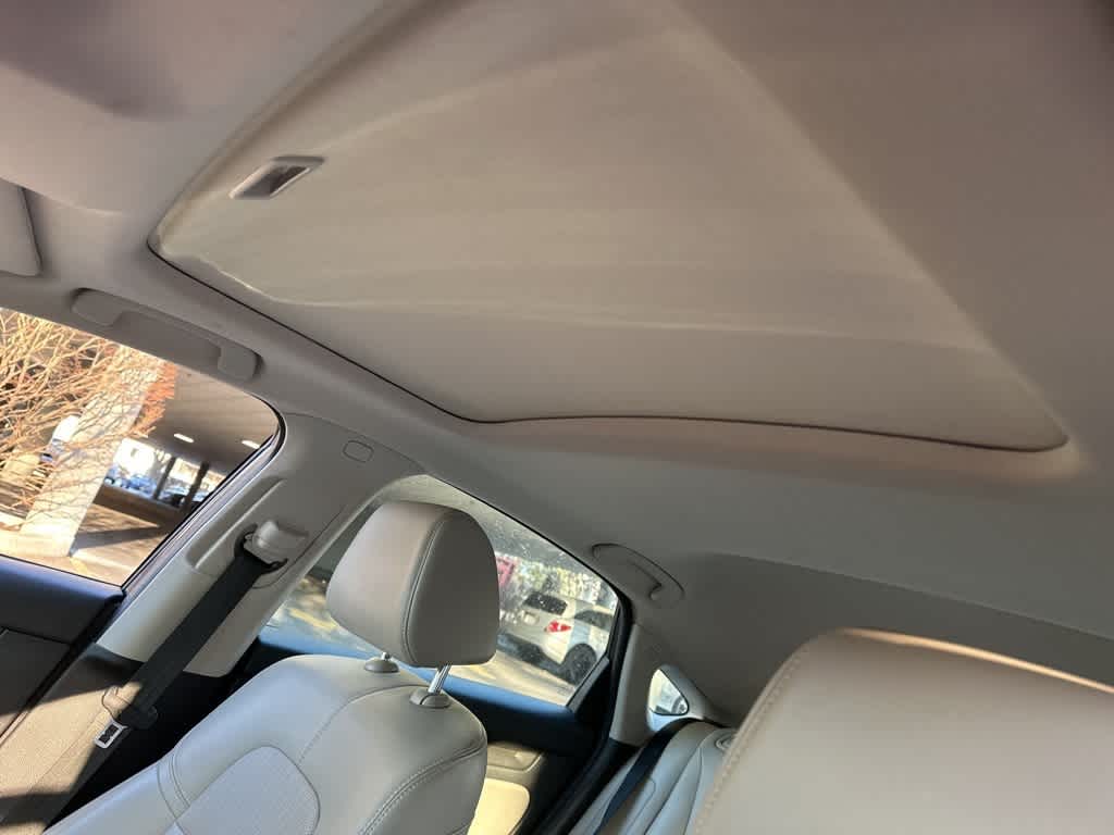 2023 Honda Civic Hatchback EX-L