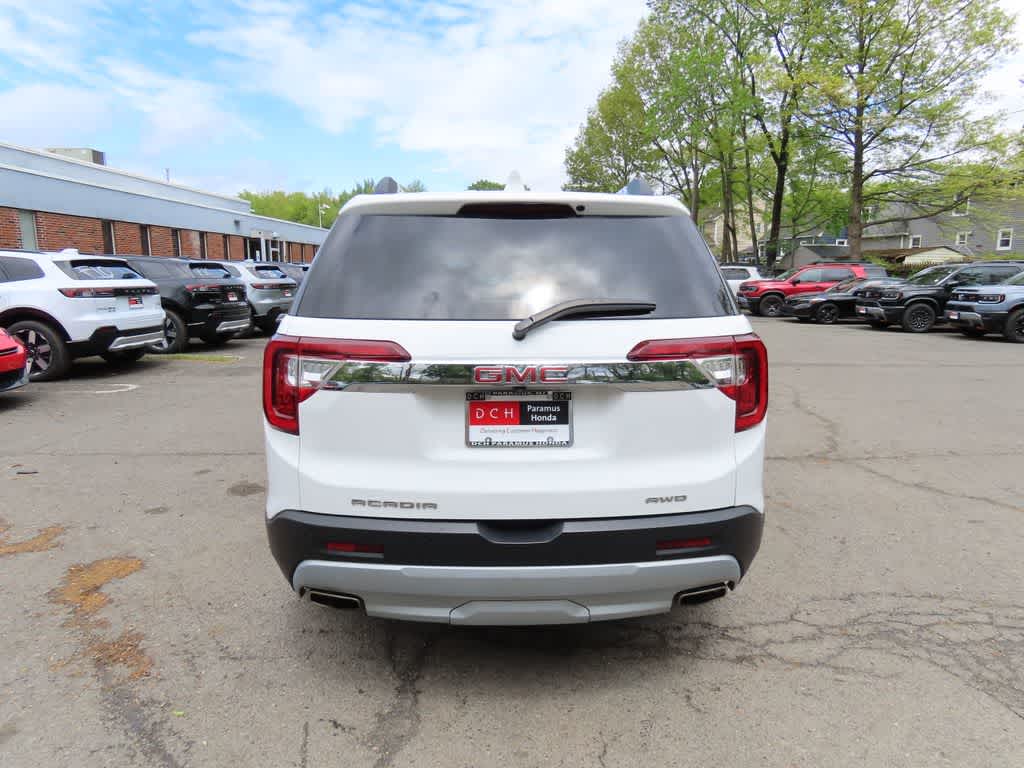2023 GMC Acadia SLT