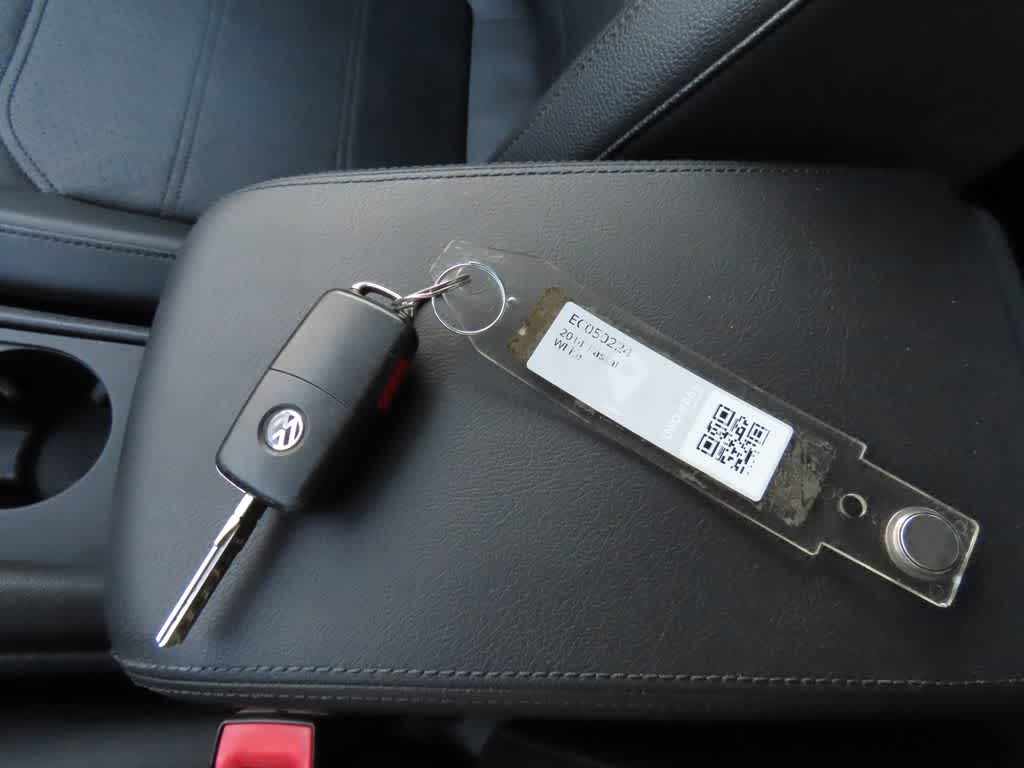 2014 Volkswagen Passat Base