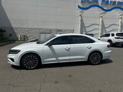 2022 Volkswagen Passat 2.0T Limited Edition