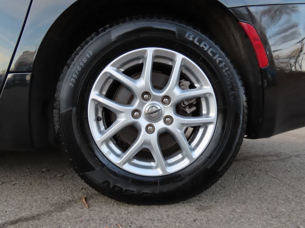 2023 Chrysler Voyager LX