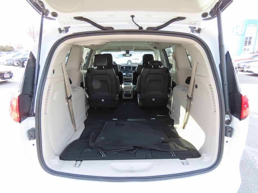 2021 Chrysler Voyager LXI