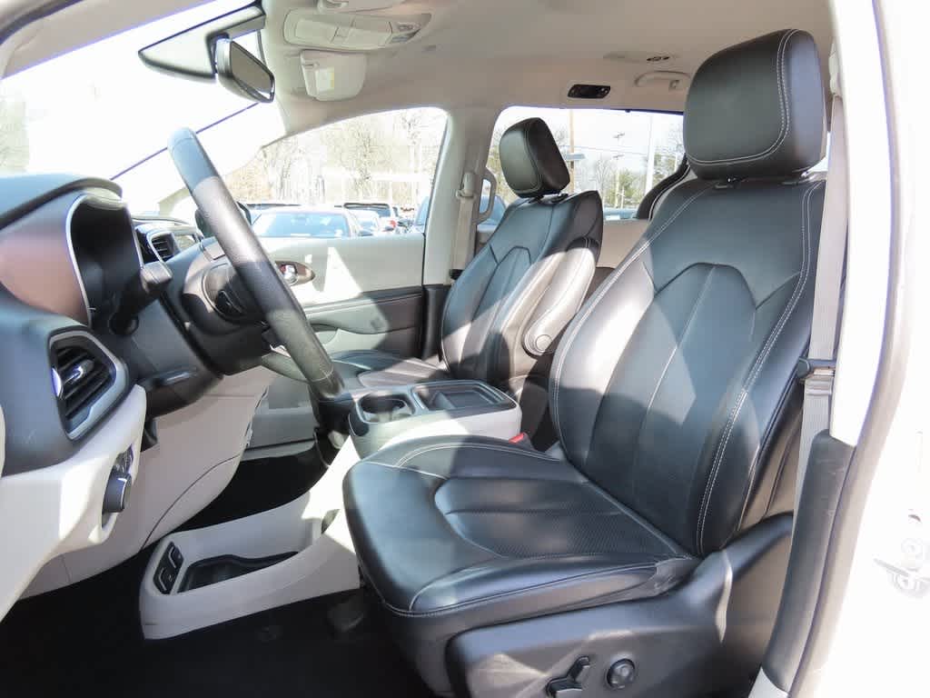 2021 Chrysler Voyager LXI