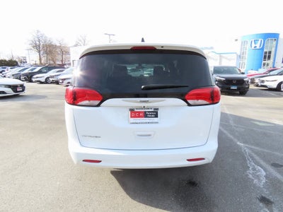 2021 Chrysler Voyager LXI