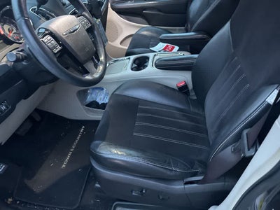 2016 Chrysler Town & Country Limited
