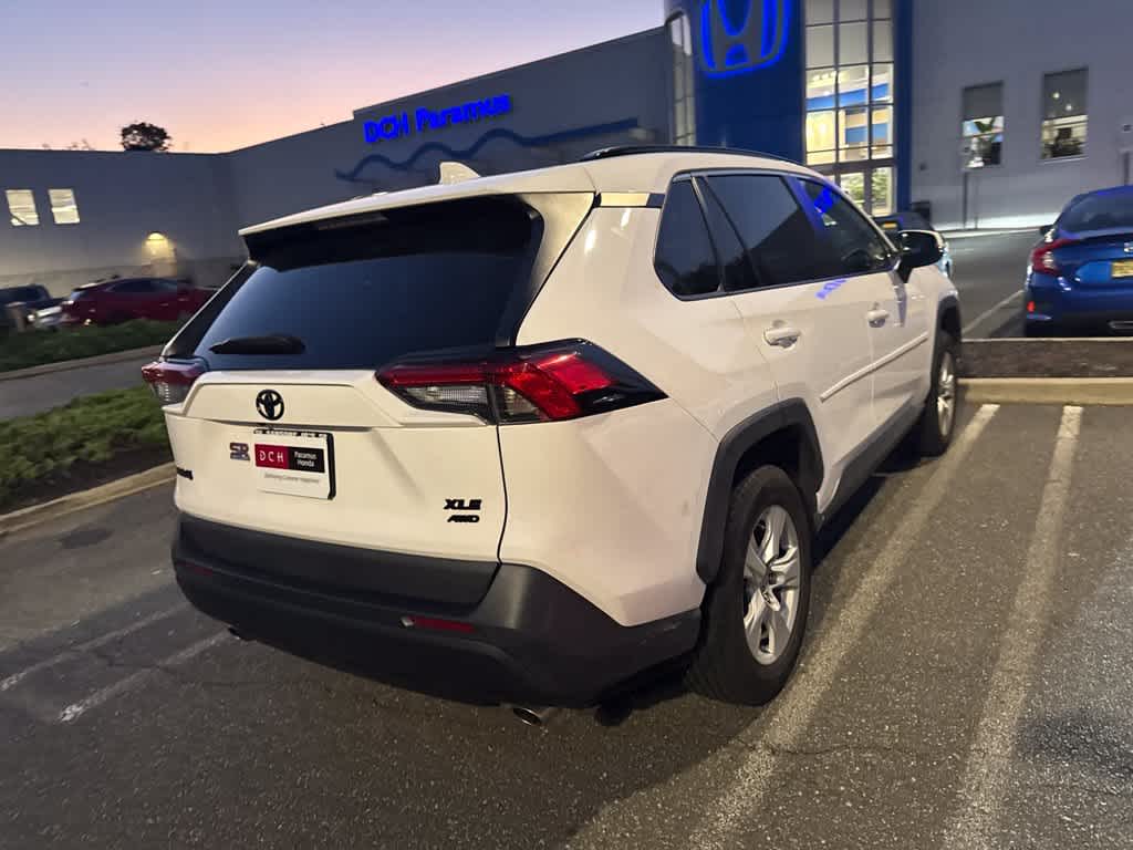 2021 Toyota RAV4 XLE
