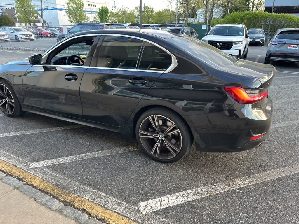 2021 BMW 330e xDrive 330e xDrive