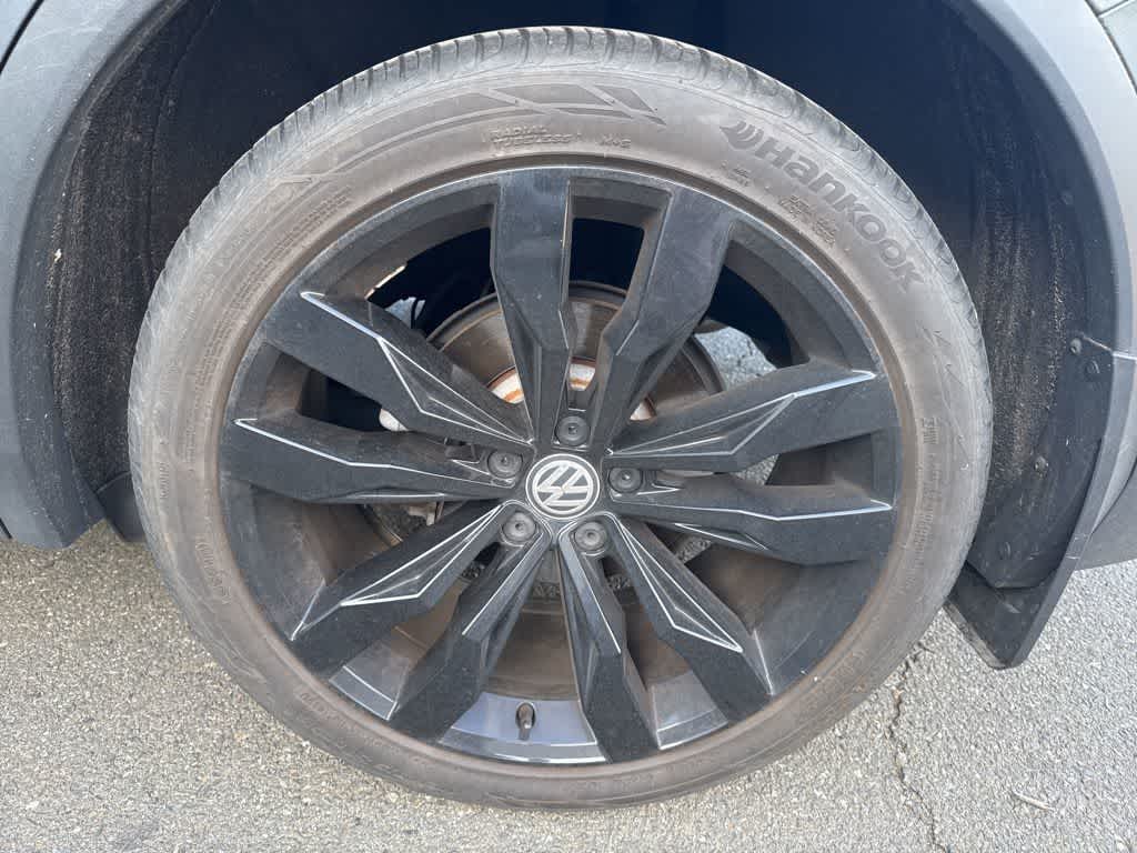 2021 Volkswagen Tiguan SE R-Line Black