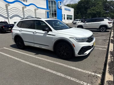 2022 Volkswagen Tiguan SE R-Line Black