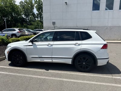 2022 Volkswagen Tiguan SE R-Line Black