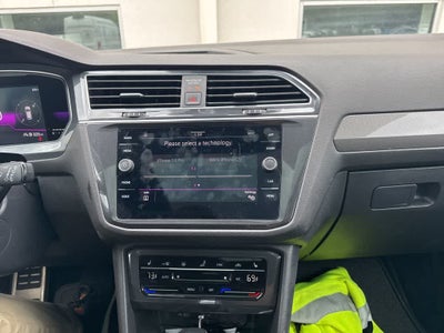 2023 Volkswagen Tiguan SE R-Line Black