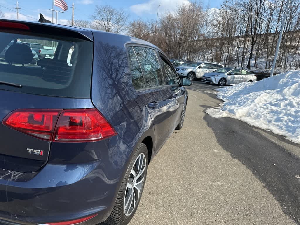 2016 Volkswagen Golf TSI SE