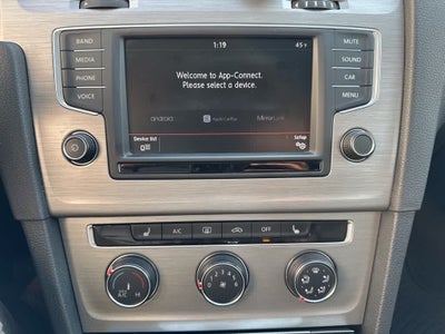 2016 Volkswagen Golf TSI SE