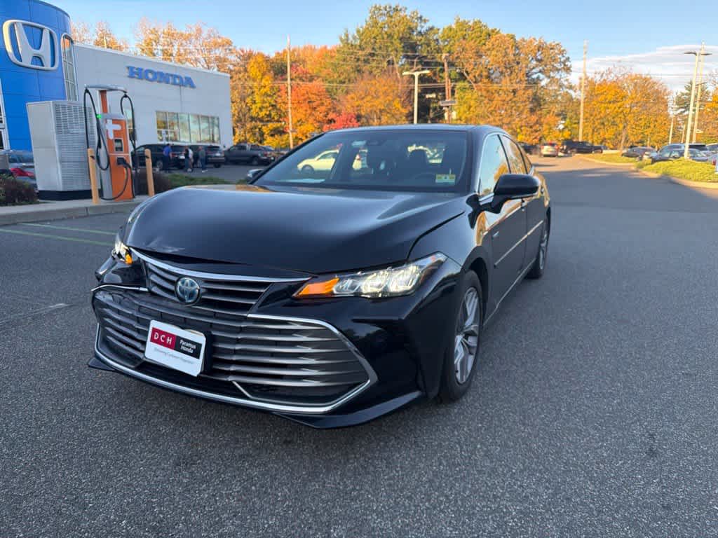 2021 Toyota Avalon Hybrid XLE