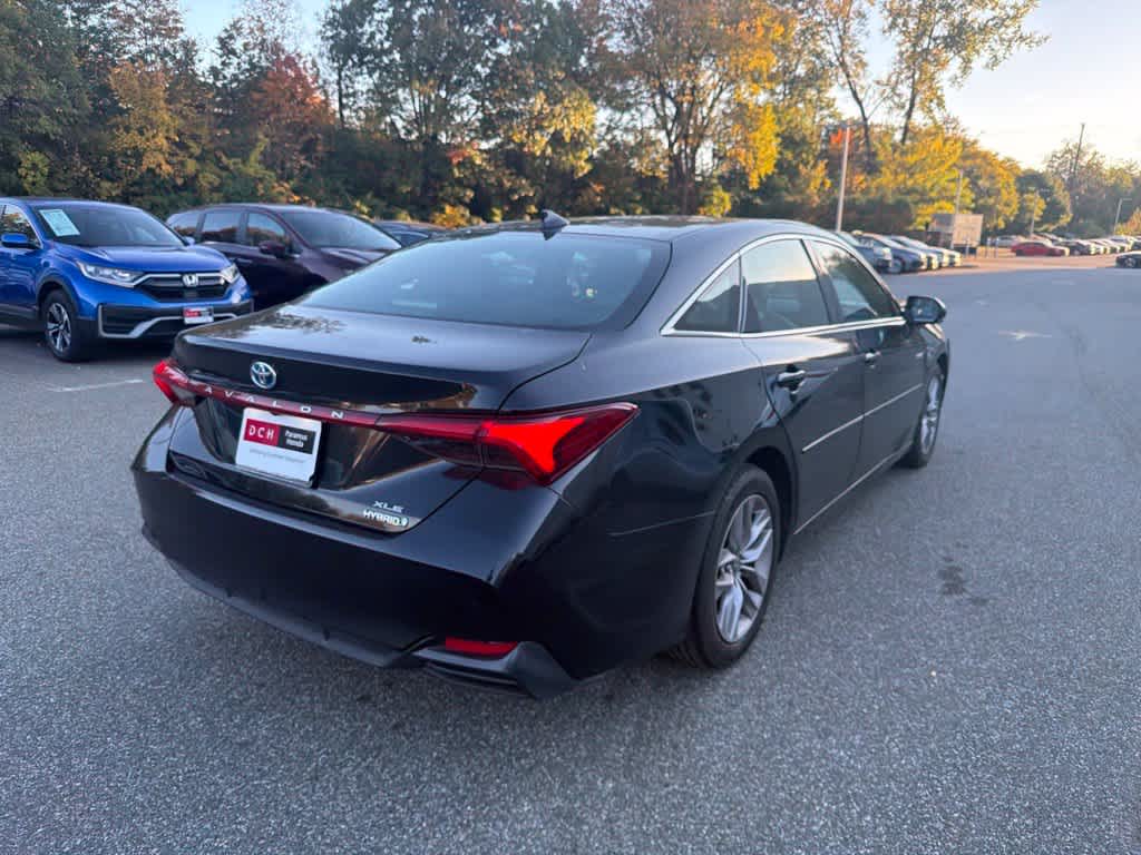 2021 Toyota Avalon Hybrid XLE