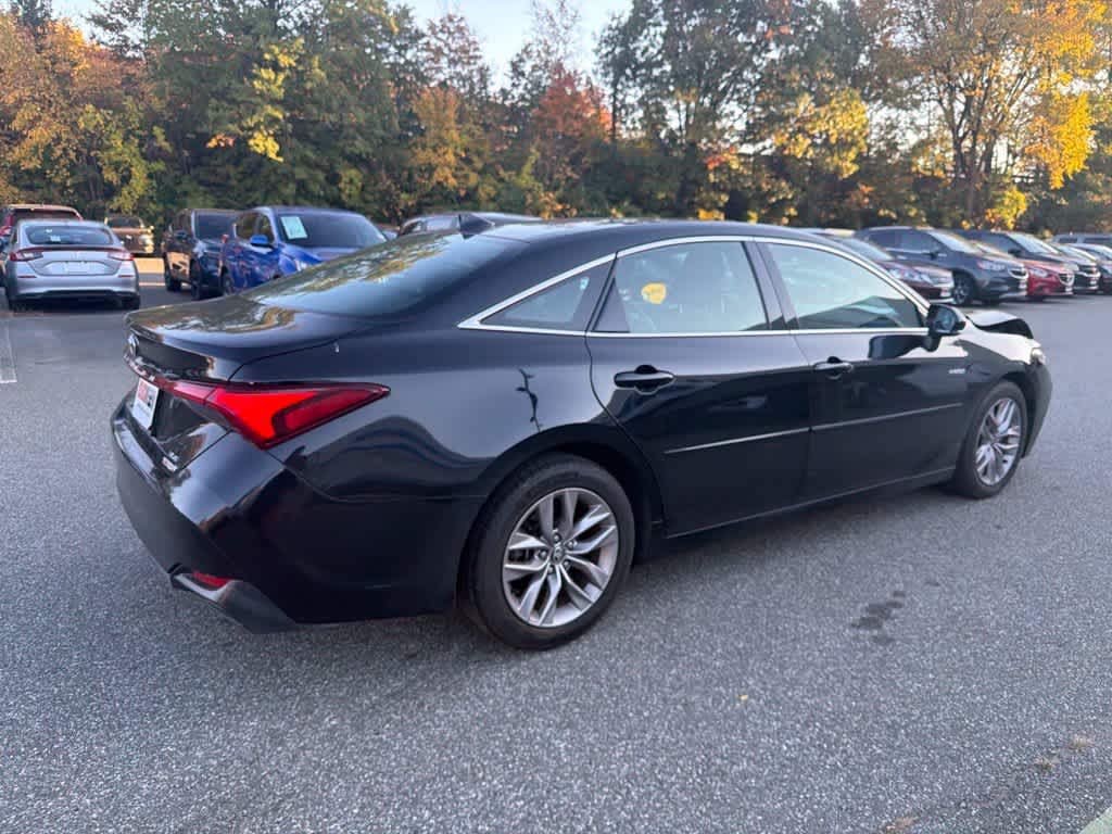2021 Toyota Avalon Hybrid XLE