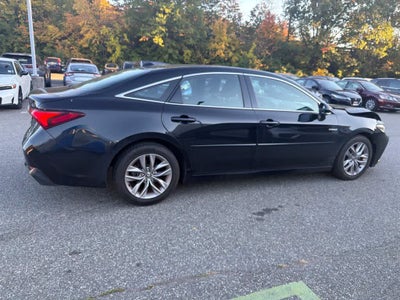 2021 Toyota Avalon Hybrid XLE
