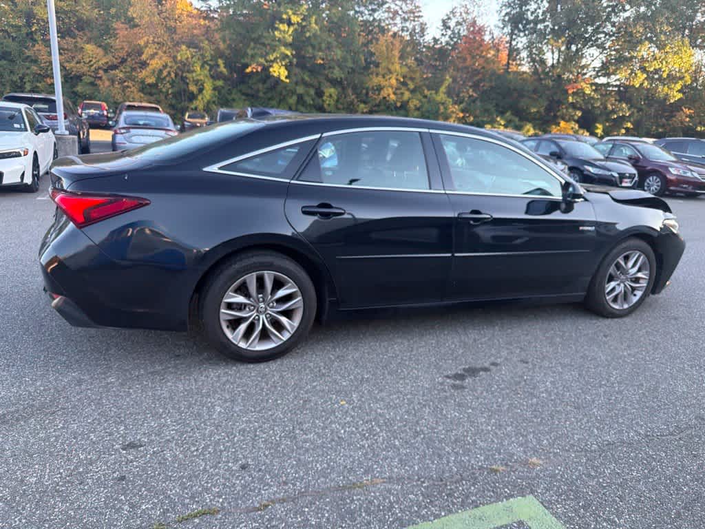 2021 Toyota Avalon Hybrid XLE