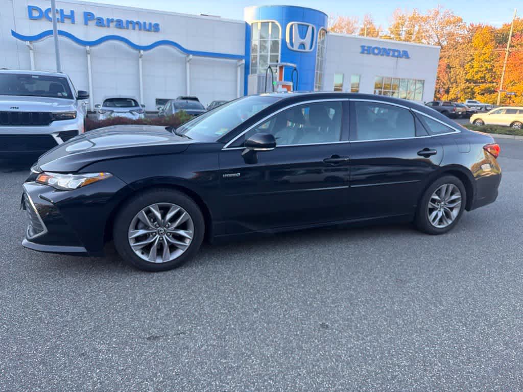 2021 Toyota Avalon Hybrid XLE