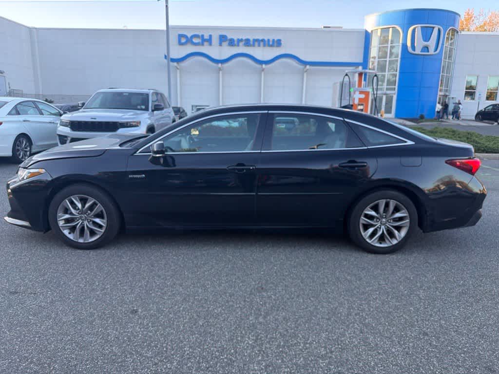 2021 Toyota Avalon Hybrid XLE