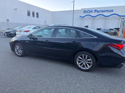 2021 Toyota Avalon Hybrid XLE