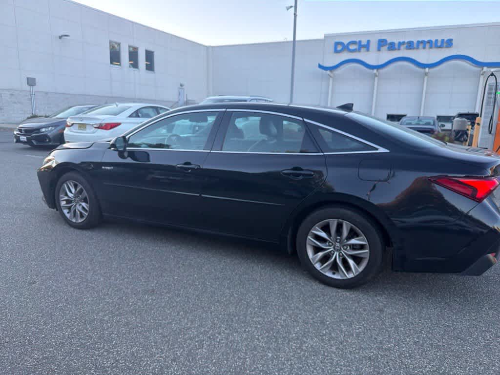 2021 Toyota Avalon Hybrid XLE