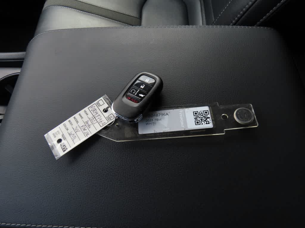 2023 Honda Pilot EX-L 8 Passenger