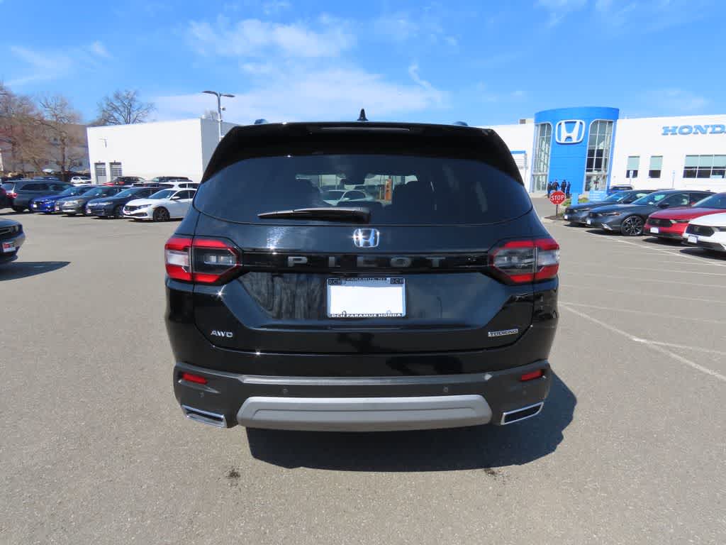 2025 Honda Pilot Touring
