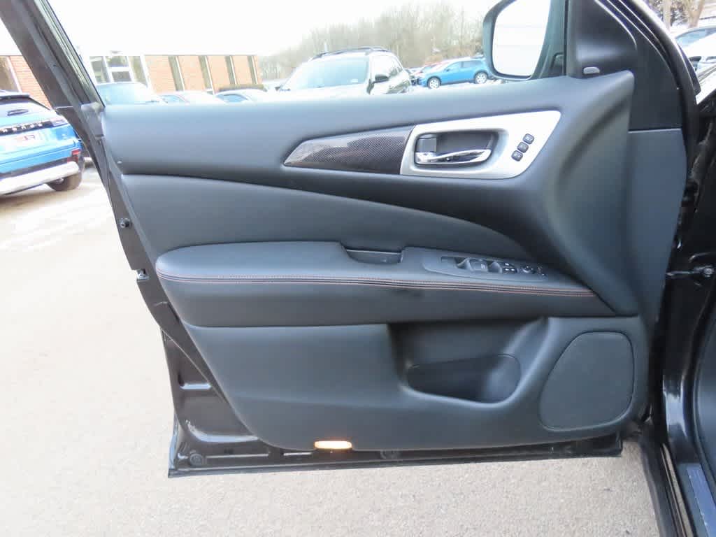 2019 Nissan Pathfinder SL