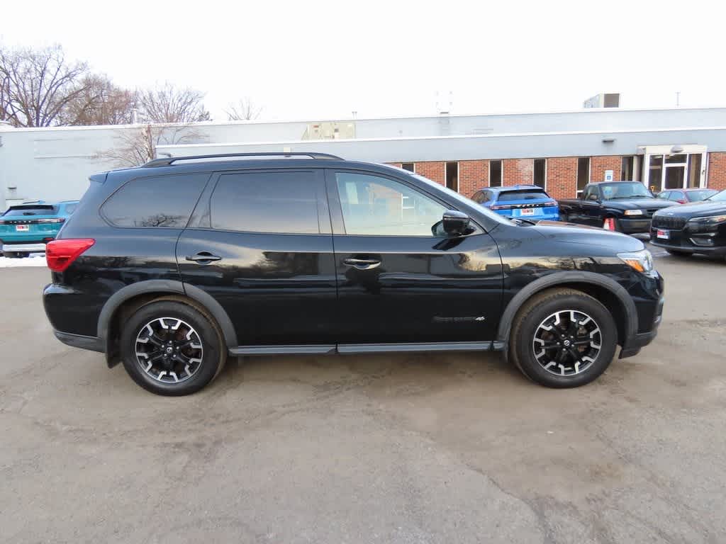2019 Nissan Pathfinder SL