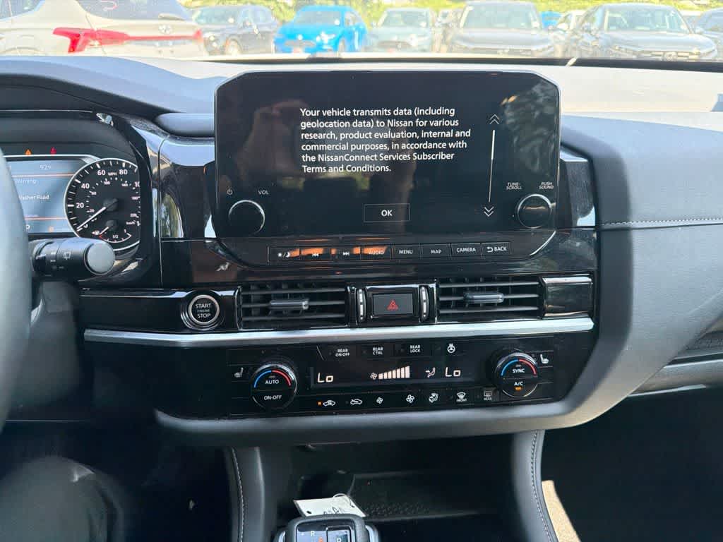 2024 Nissan Pathfinder SL