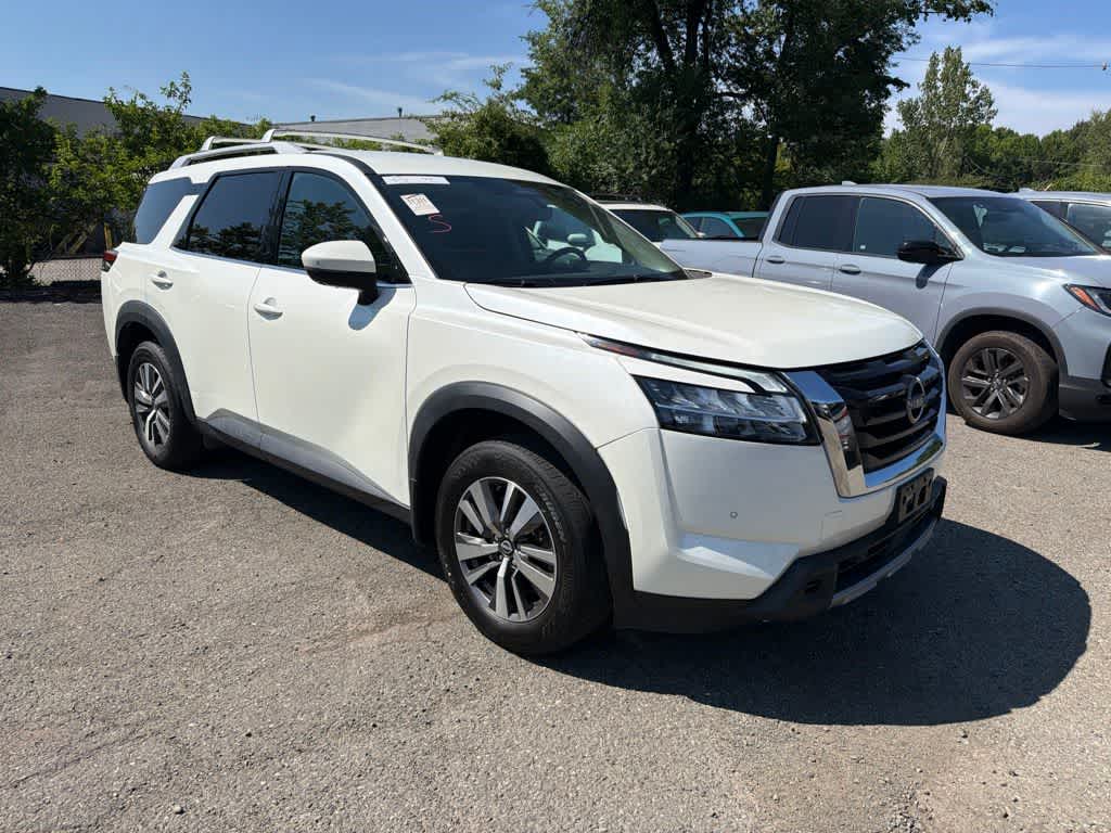 2024 Nissan Pathfinder SL