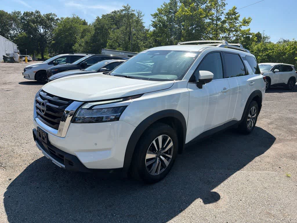 2024 Nissan Pathfinder SL