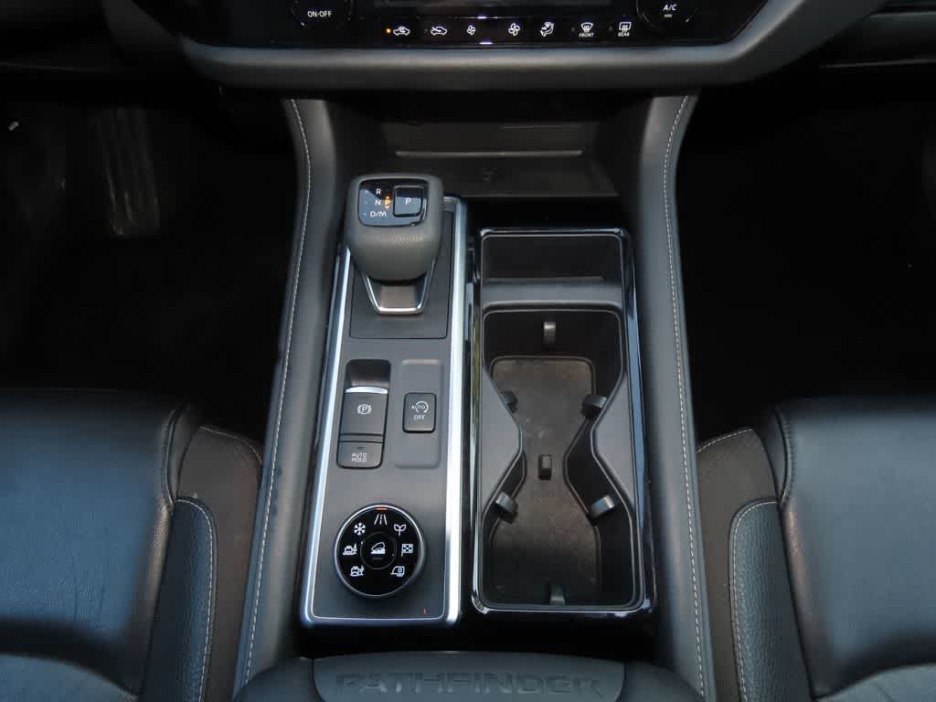 2024 Nissan Pathfinder SL