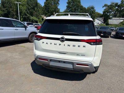 2024 Nissan Pathfinder SL