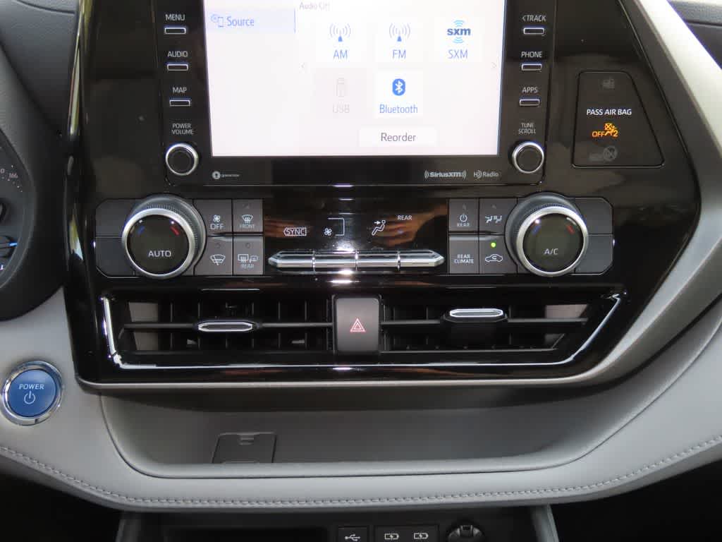 2022 Toyota Highlander Hybrid LE