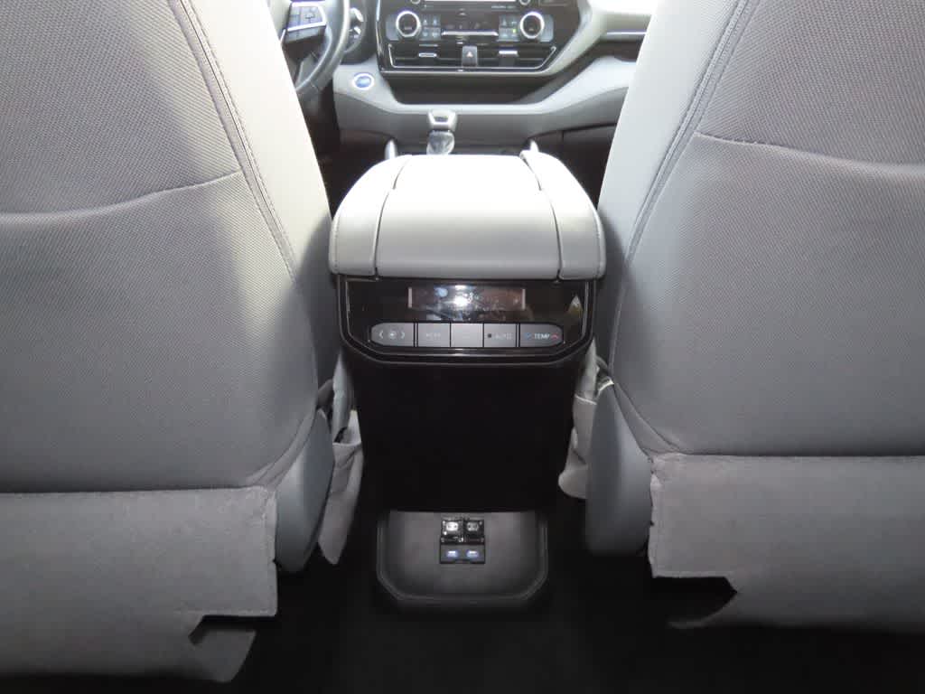 2022 Toyota Highlander Hybrid LE