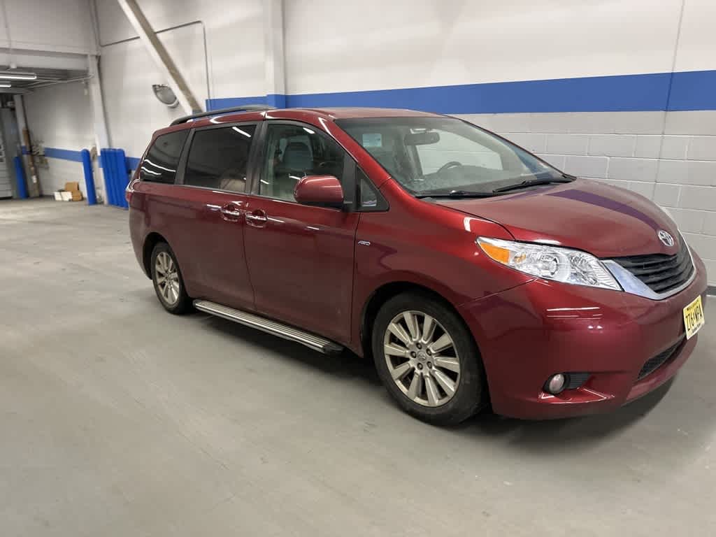 2017 Toyota Sienna XLE