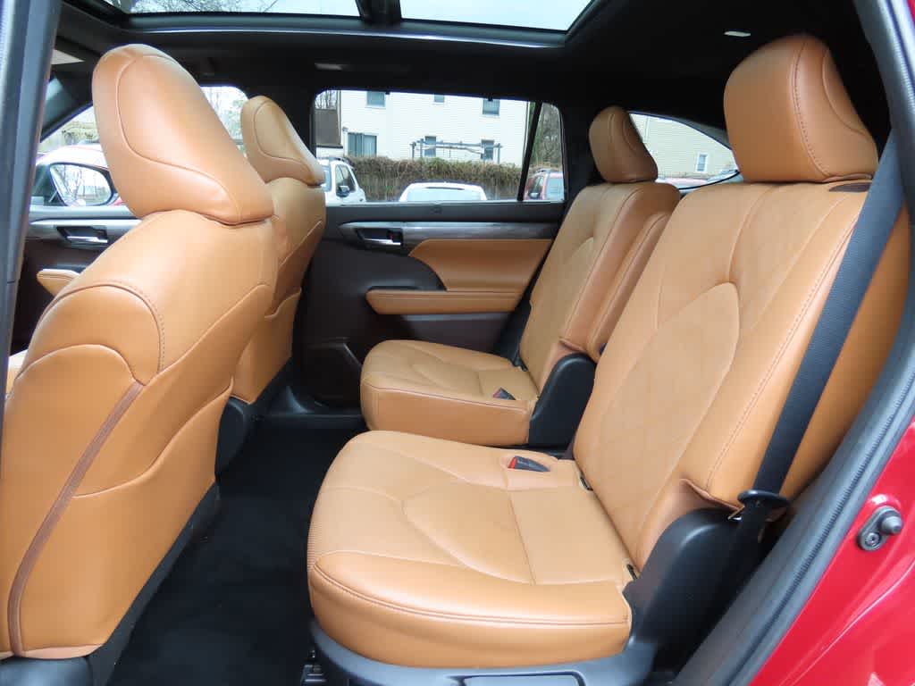 2021 Toyota Highlander Platinum