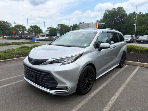 2021 Toyota Sienna XLE