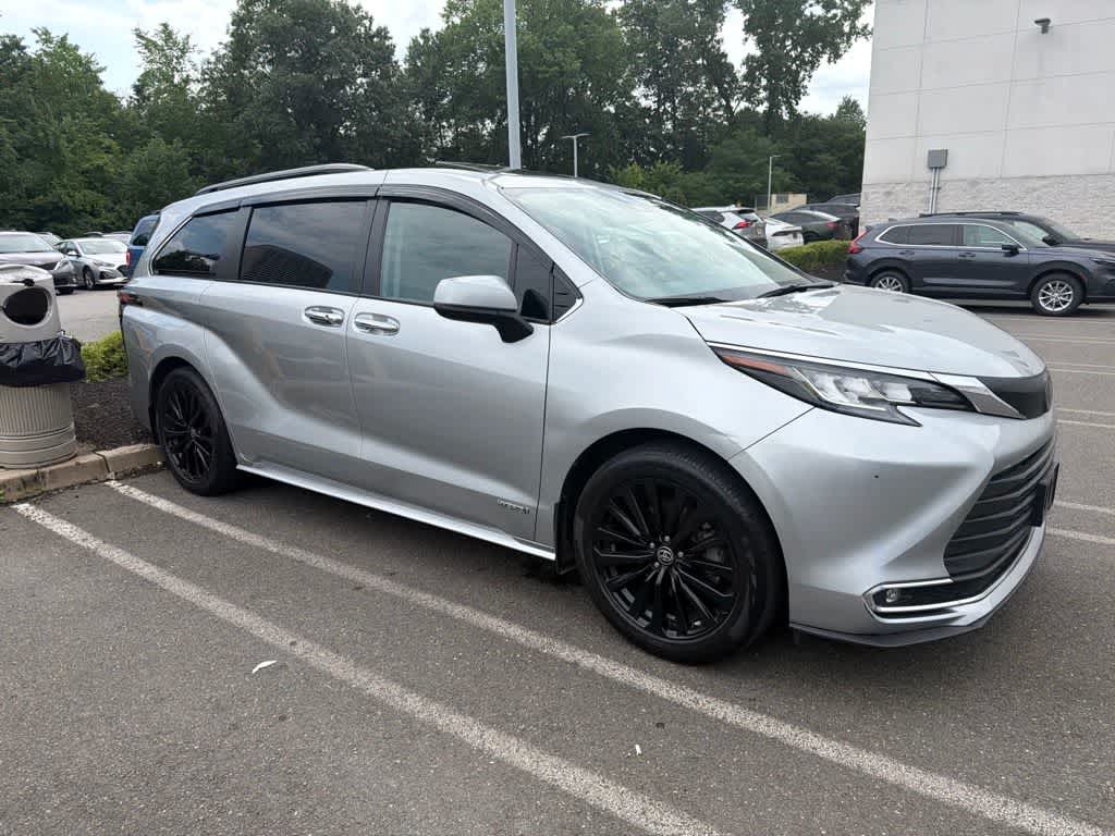 2021 Toyota Sienna XLE