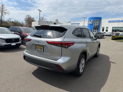 2023 Toyota Highlander LE