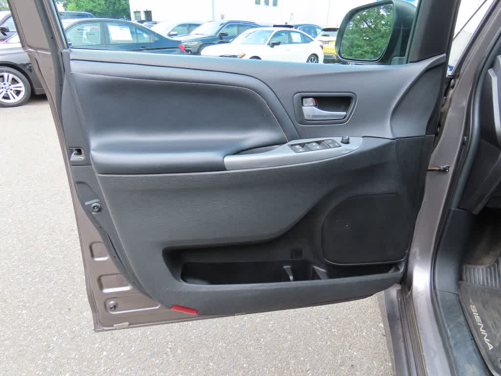 2015 Toyota Sienna SE