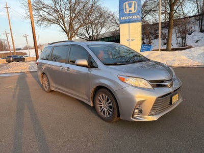 2018 Toyota Sienna XLE