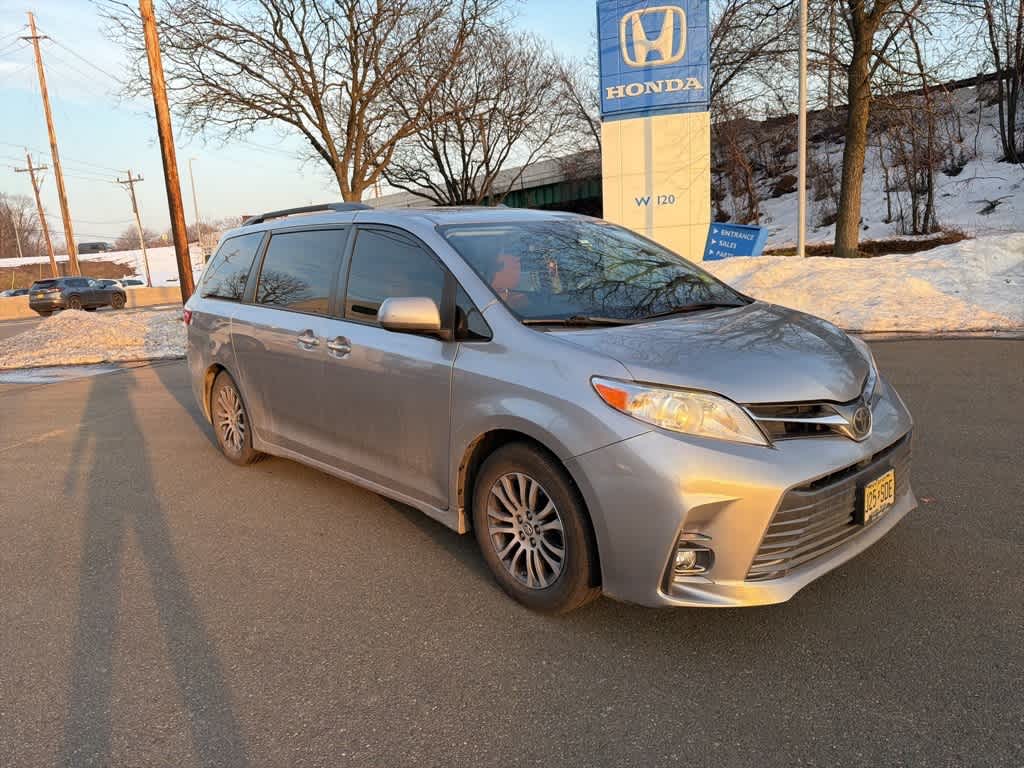2018 Toyota Sienna XLE