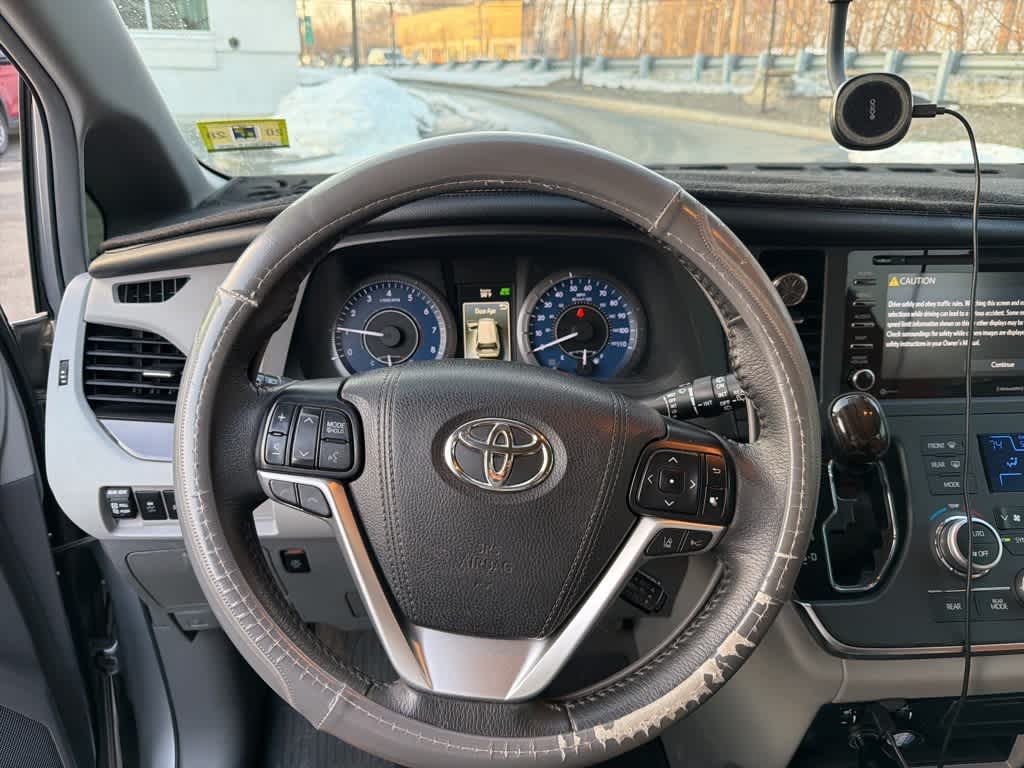 2018 Toyota Sienna XLE
