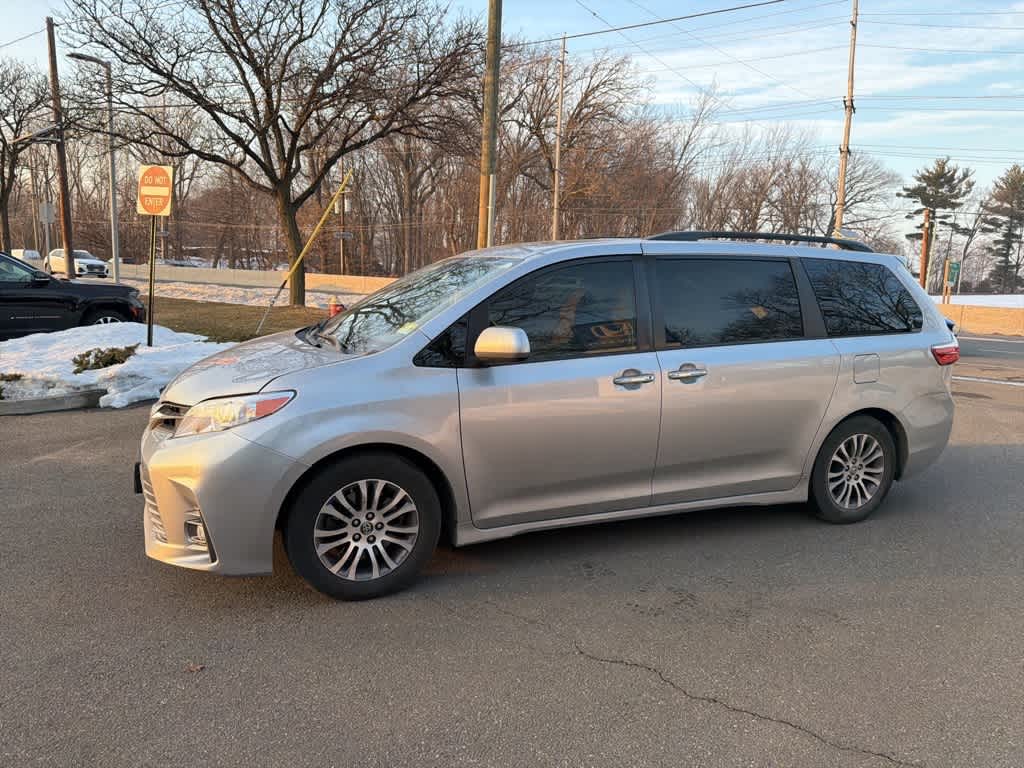 2018 Toyota Sienna XLE
