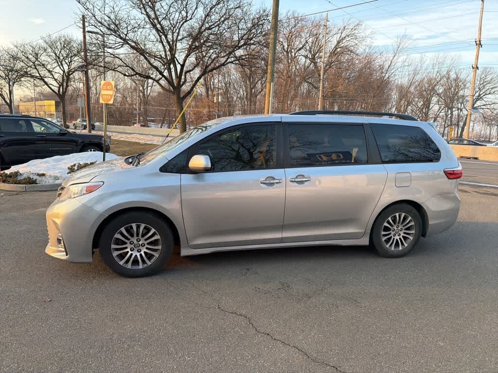 2018 Toyota Sienna XLE