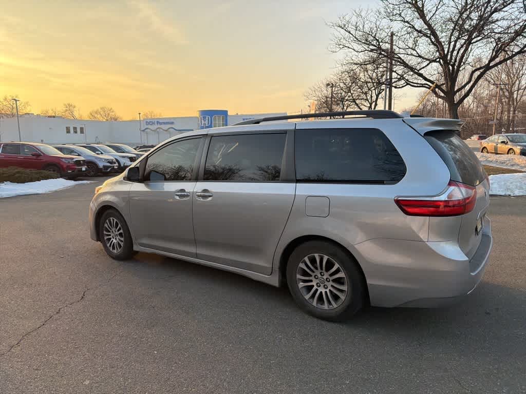 2018 Toyota Sienna XLE