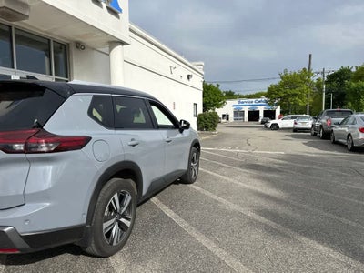 2025 Nissan Rogue SL